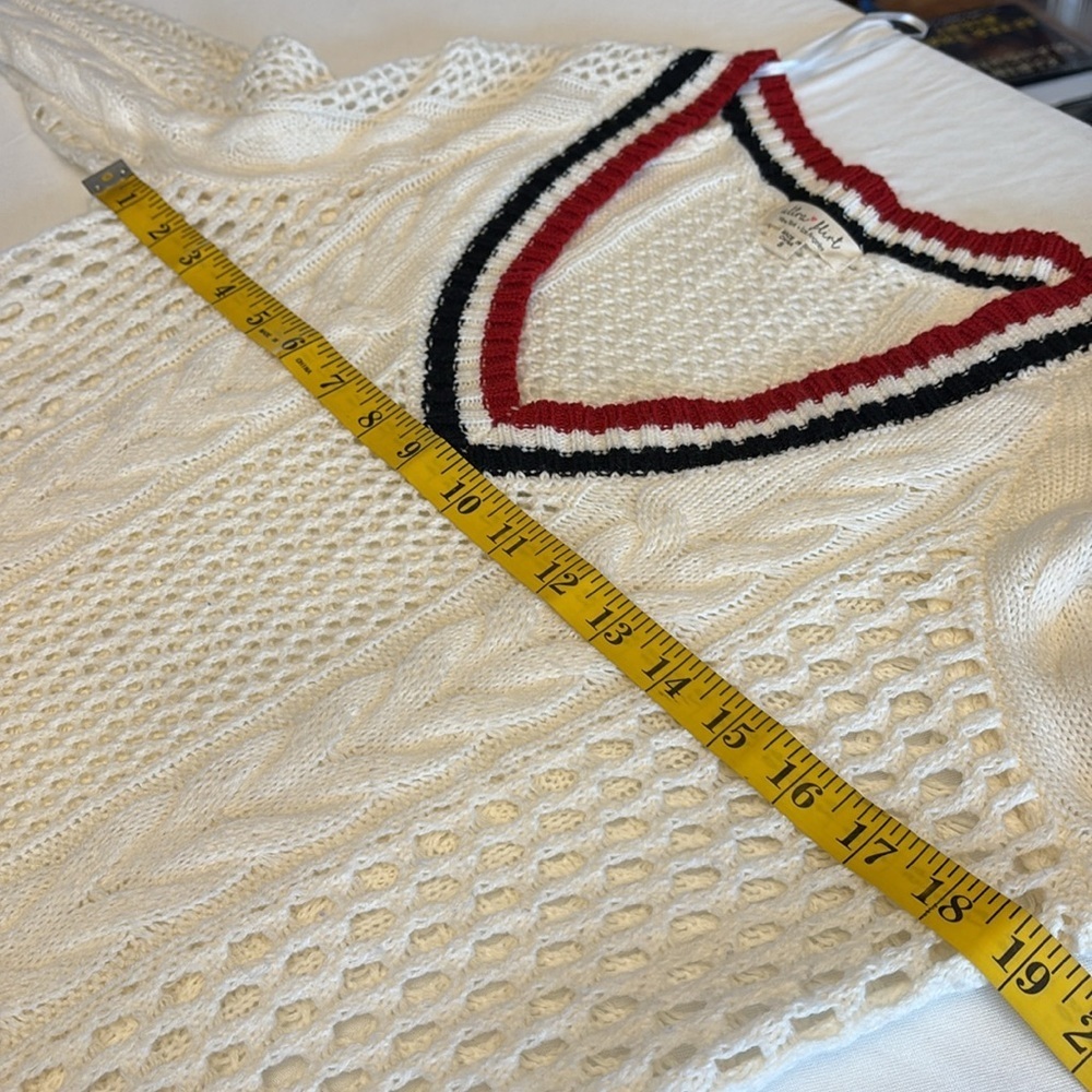 Ultra Flirt sweater V-neckline long sleeves stripes @neckline crocheted Sz small - Picture 5 of 9